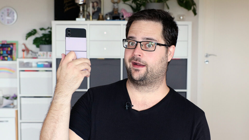 Tumnagelbild för YouTube-video om Samsung Galaxy Z Flip 4